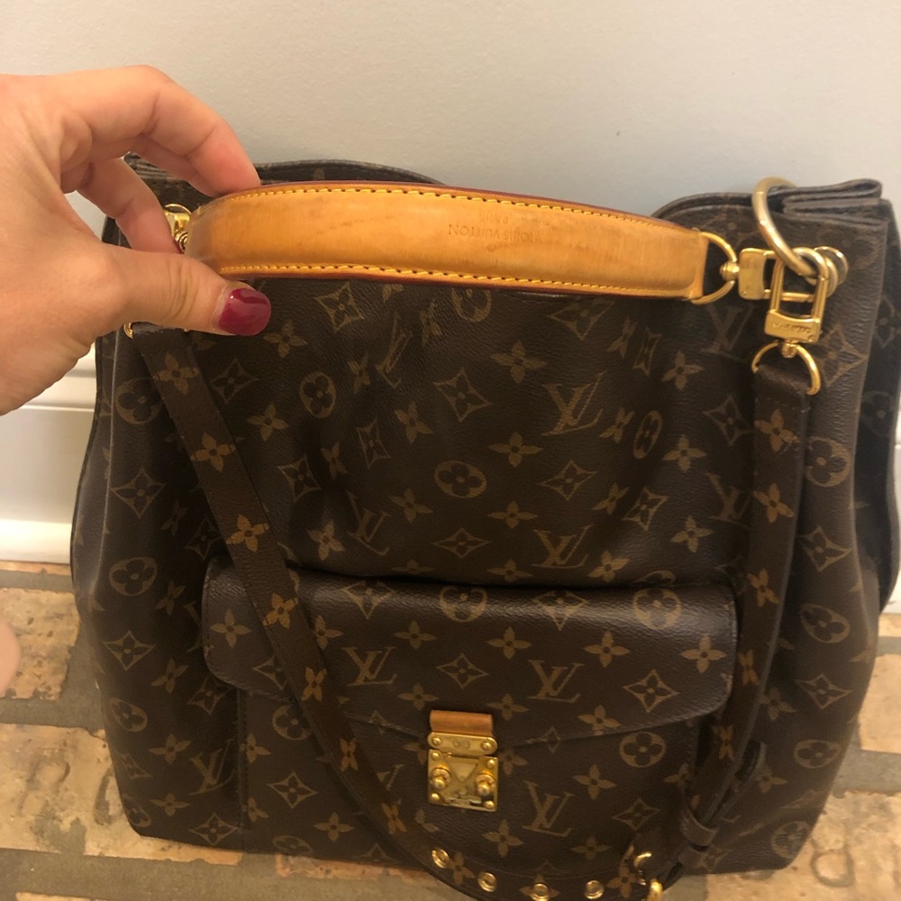 Louis Vuitton Métis Hobo *VERY GOOD CONDITION* - Picture 2 of 10